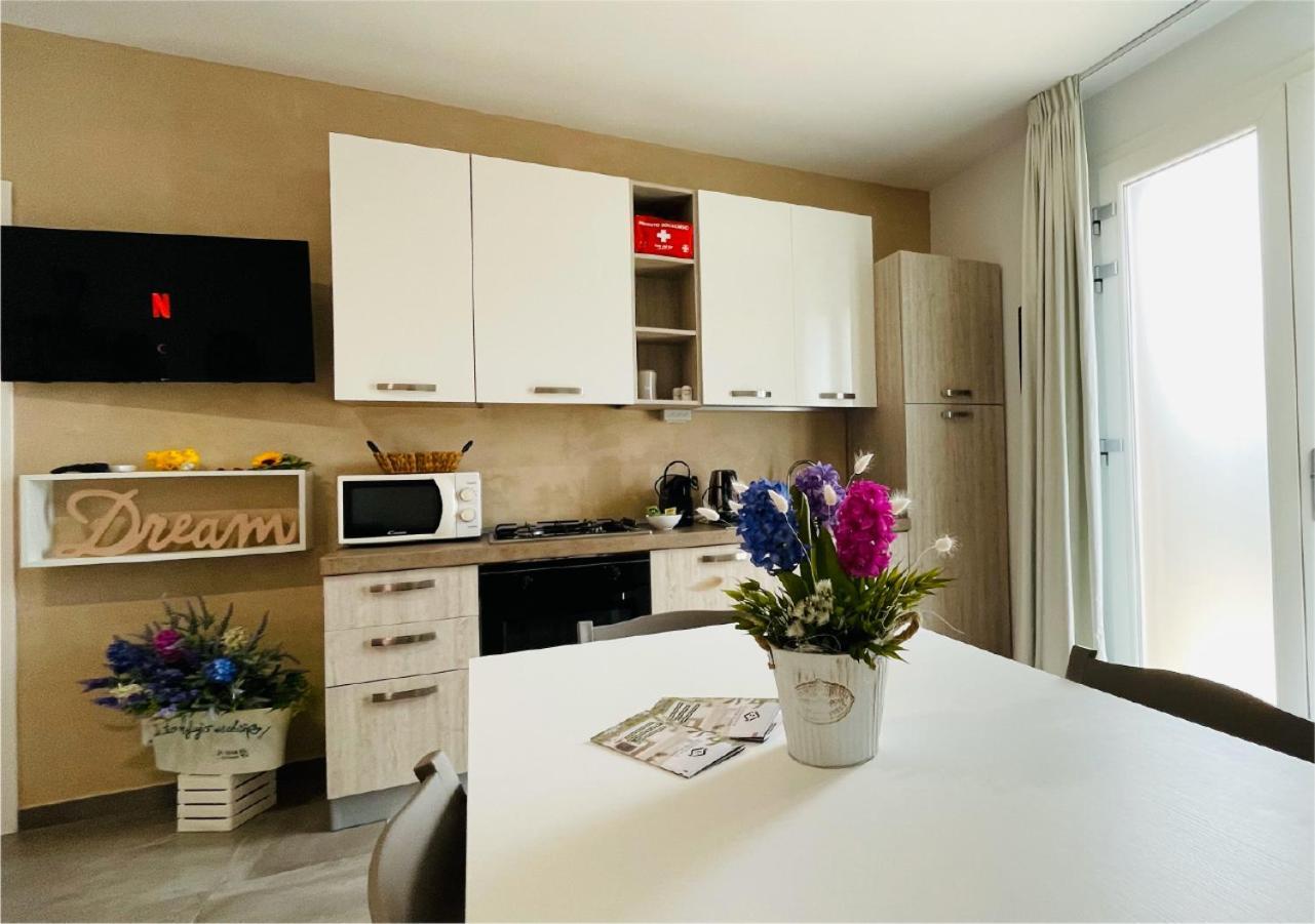 La Collina Di Montegrappa - Suites With Heated Private Pool - Suites With Shared Pool Tuglie Exteriér fotografie